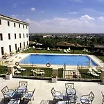 Hotel De 4*