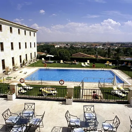 Hotel De 4*