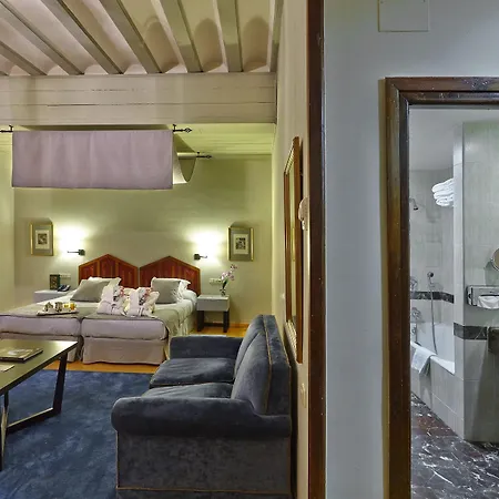 Hotel De 4*