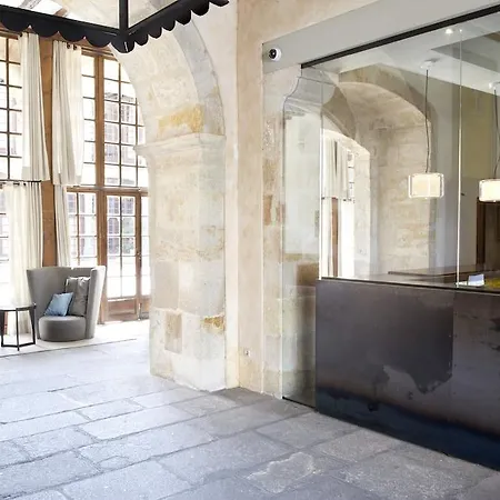 Hotel De 4*
