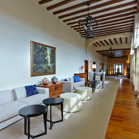 Hotel De 4*