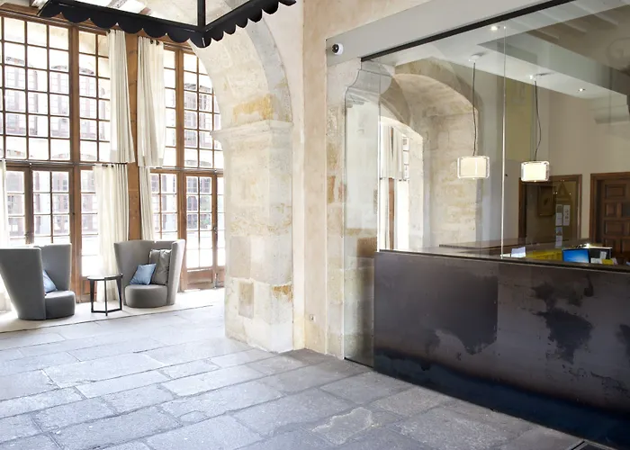 파라도르 데 자모라 호텔