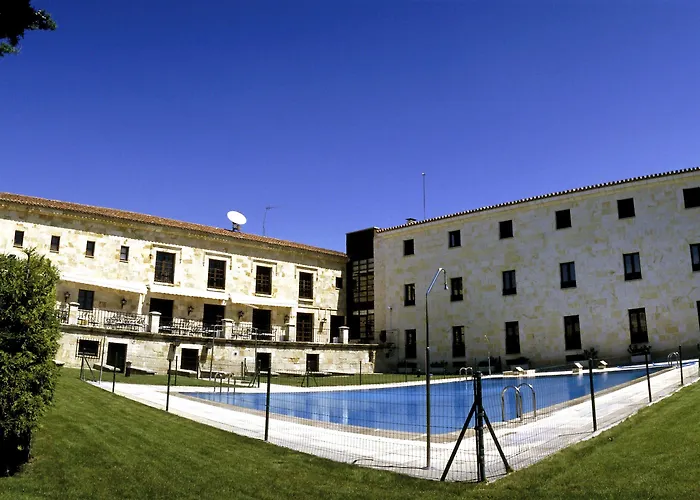 호텔 파라도르 데 자모라