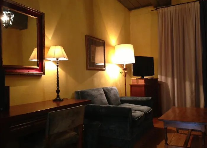 파라도르 데 자모라 호텔